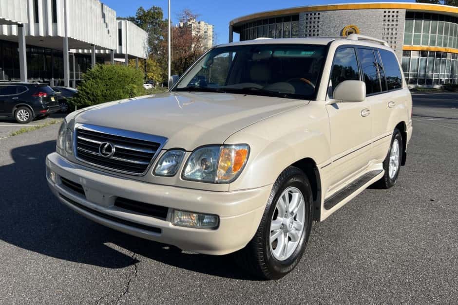 2005 Lexus LX470 sold for $14,500
