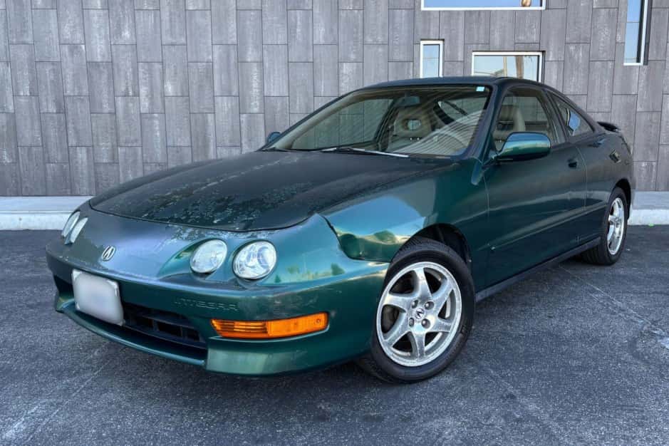 2000 Acura Integra sold for $10,250