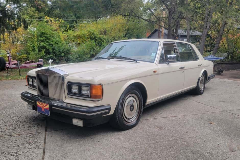 1990 Rolls-Royce SZ Silver Spirit & Silver Spur sold for $18,750