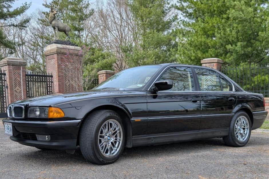 1997 BMW E38 7-Series sold for $15,750