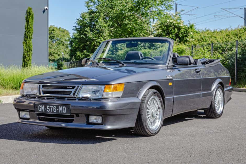 1989 Saab 900 sold for €14,000