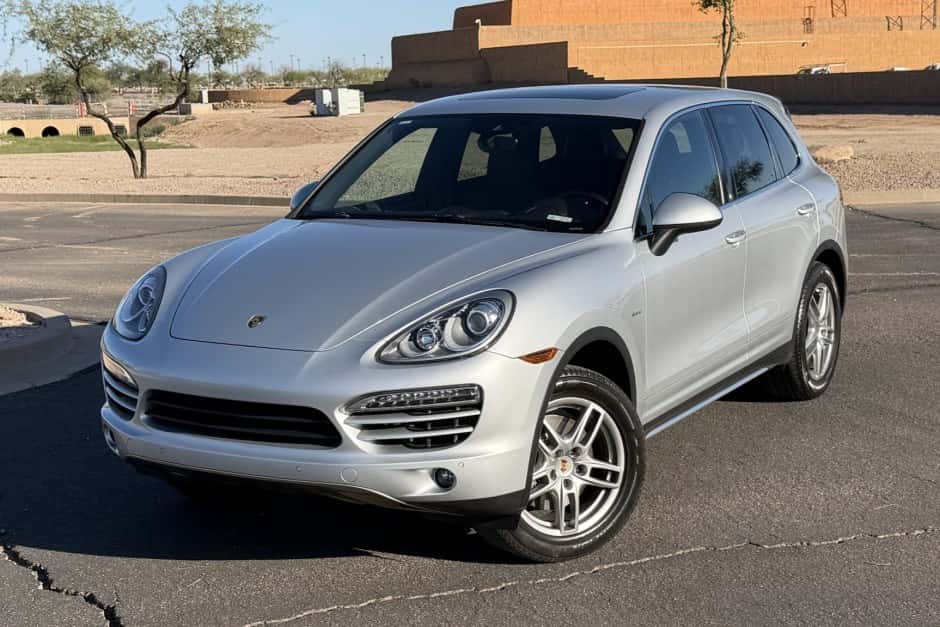 2014 Porsche 958 Cayenne (2011-2018) sold for $27,477