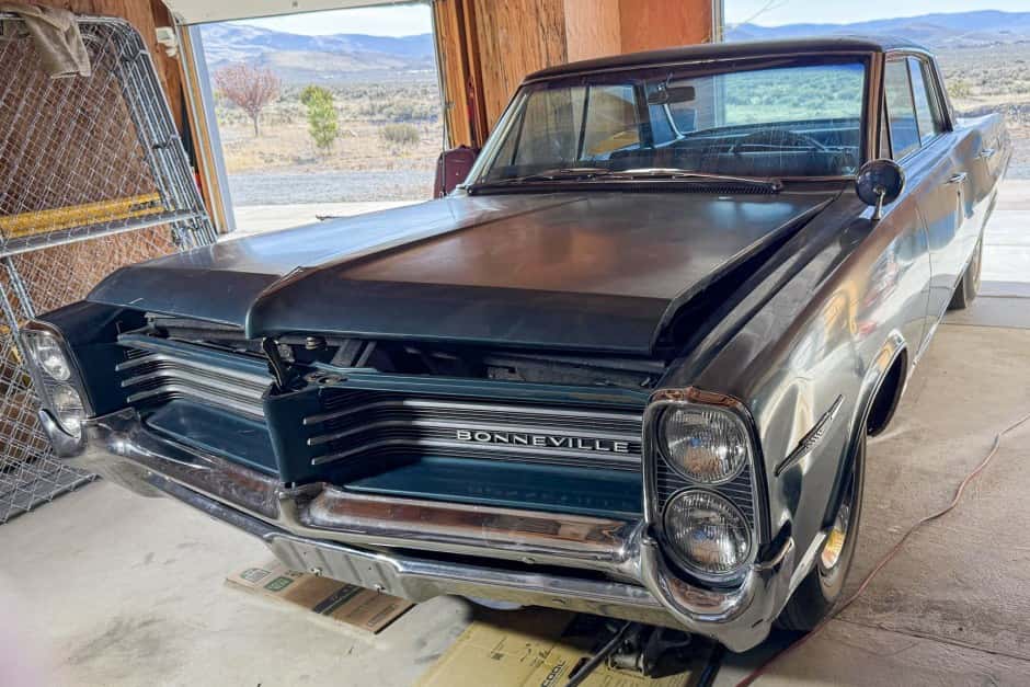1964 Pontiac Bonneville sold for $5,500