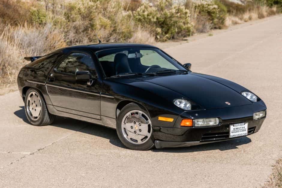 1990 Porsche 928 sold for $21,350