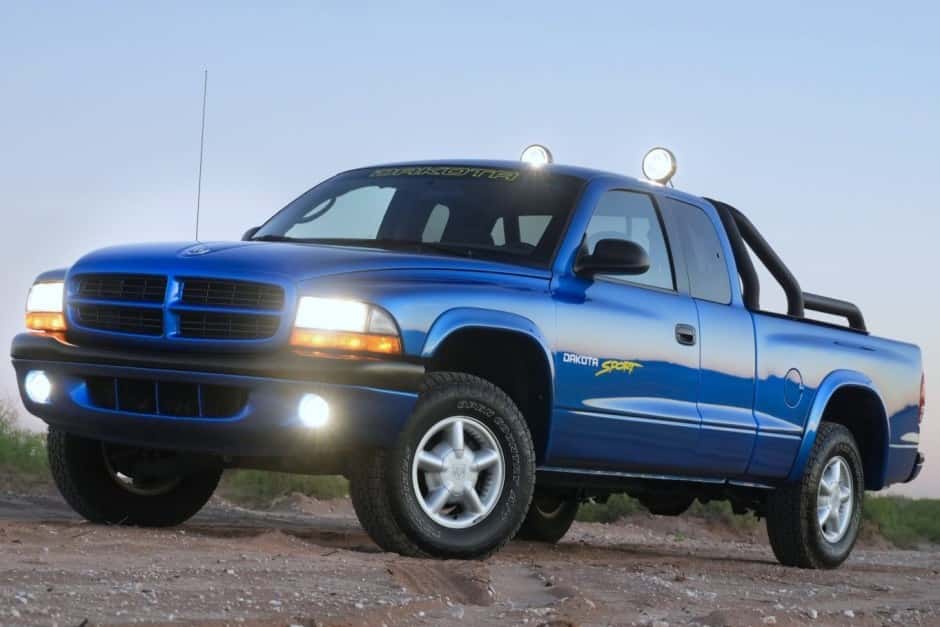 2000 Dodge Dakota (1997-2004) sold for $8,000