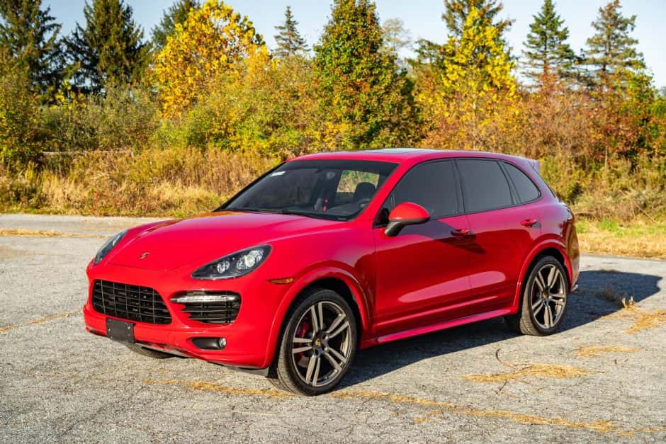 2013 Porsche 958 Cayenne (2011-2018) sold for $32,000