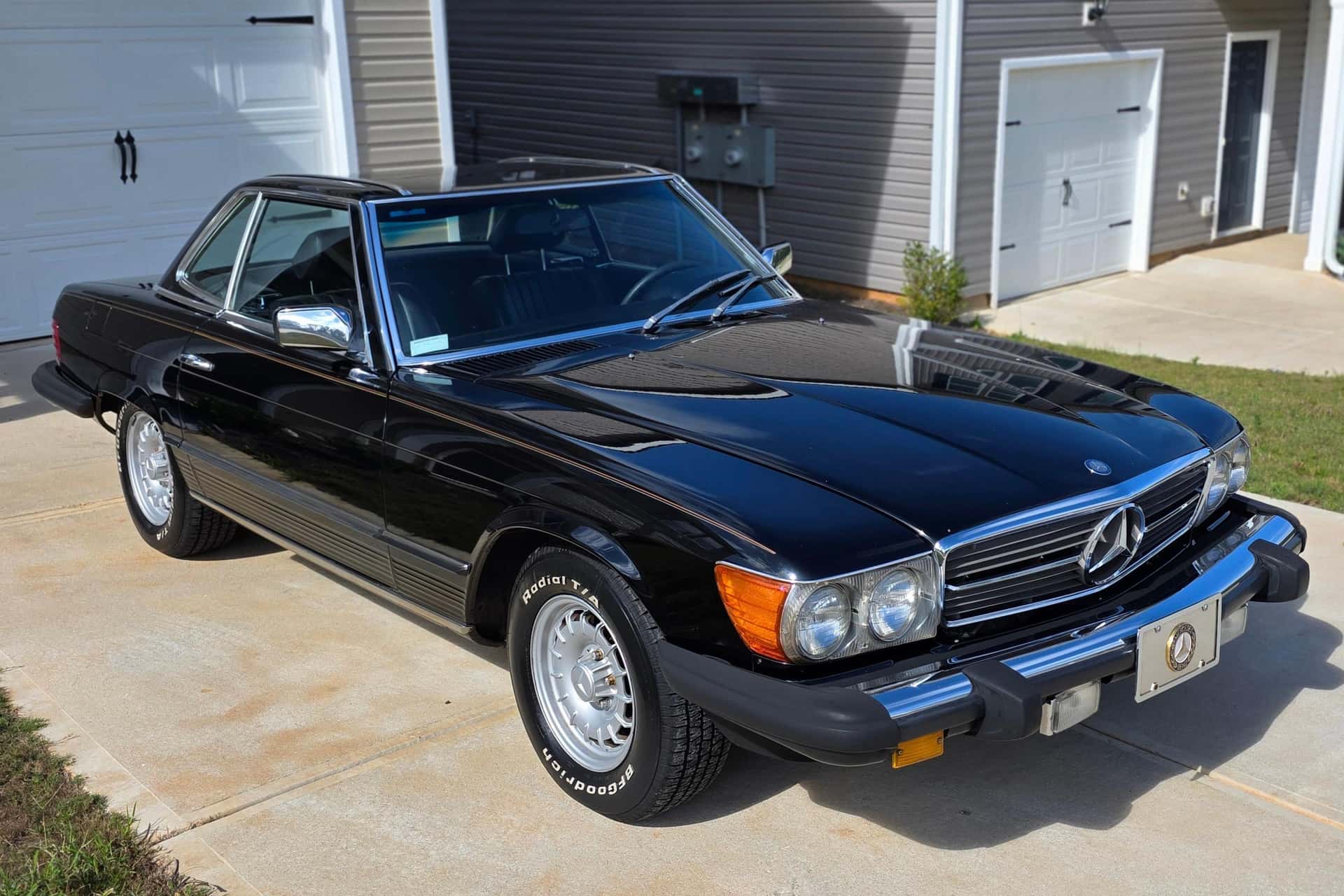 1985 Mercedes-Benz R107 SL sold for $6,000