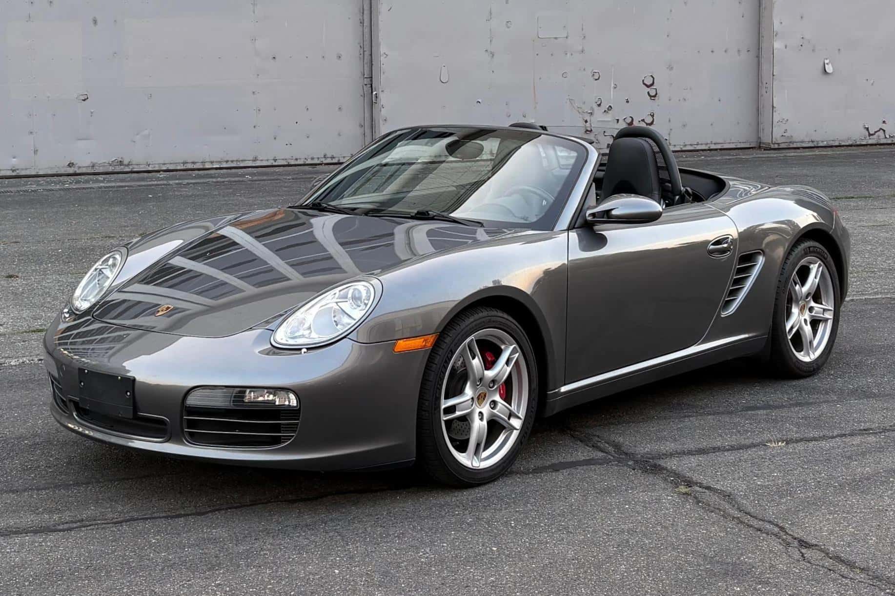 2008 Porsche 987 Boxster sold for $28,550