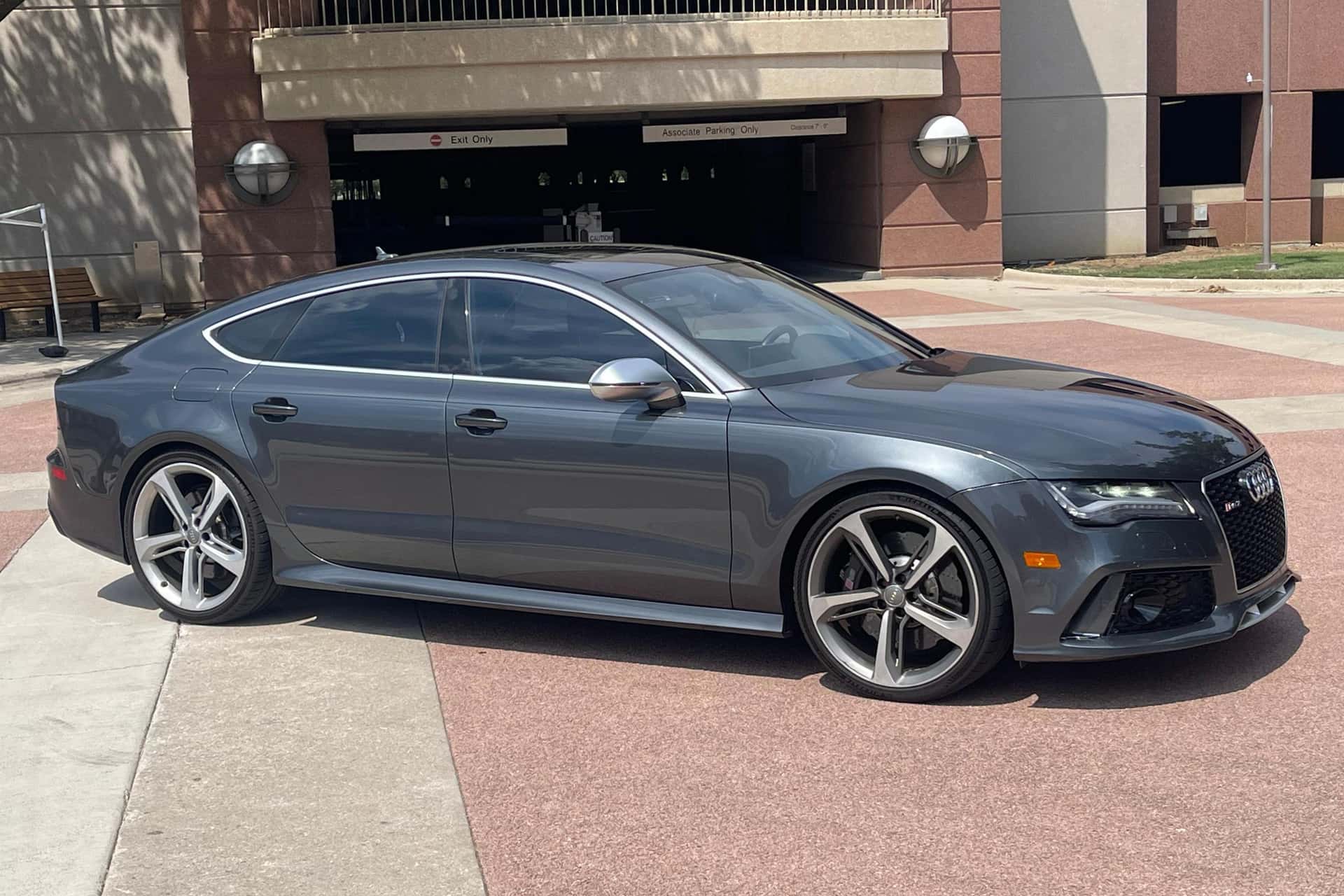 2014 Audi RS7 sold for $32,000