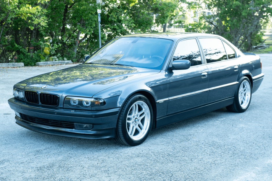 2000 BMW E38 7-Series sold for $15,000