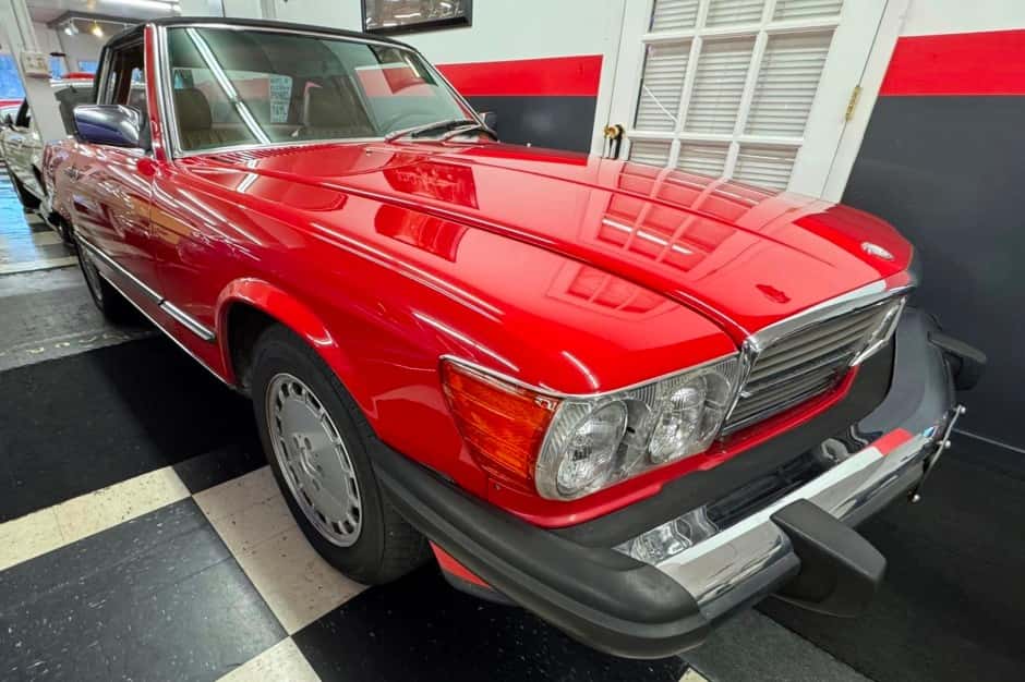 1989 Mercedes-Benz R107 SL sold for $18,000