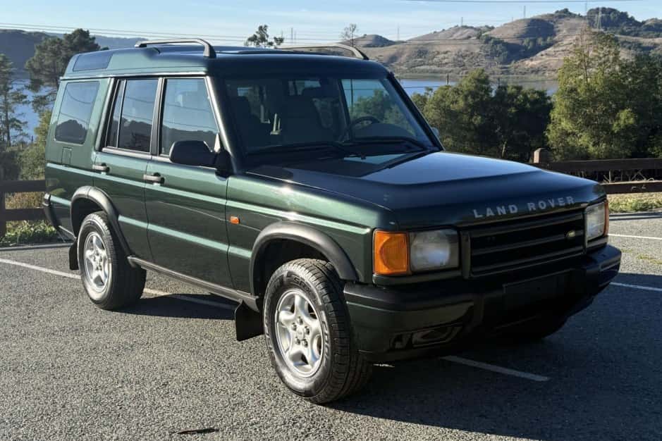 2000 Land Rover Discovery II sold for $11,750
