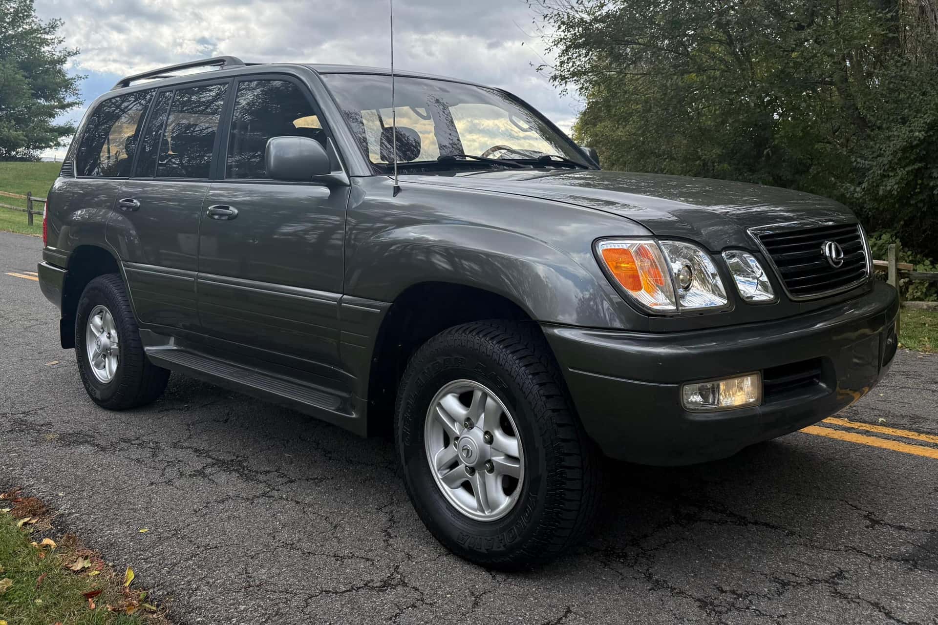 2000 Lexus LX sold for $16,000