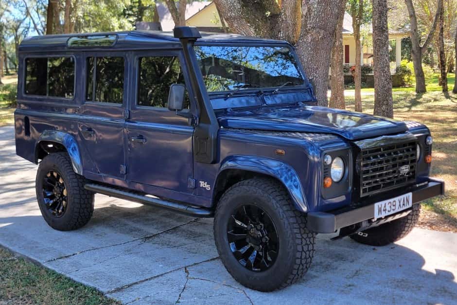 2000 Land Rover 110 / Defender 110 (Euro Spec) sold for $31,110