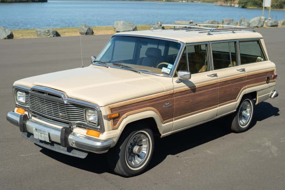 1985 Jeep SJ Grand Wagoneer sold for $20,000