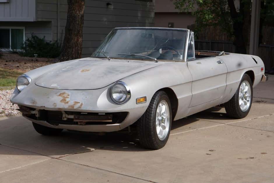 1971 Alfa Romeo 105/115 Spider Series 2 sold for $1,600