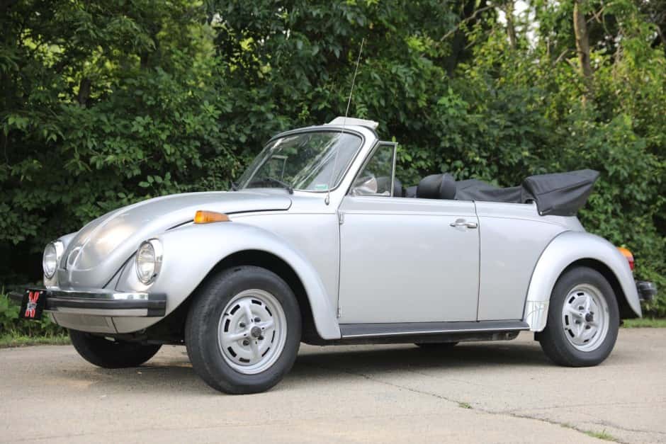1979 Volkswagen Super Beetle sold for $12,500