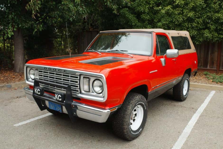 1977 Dodge Ramcharger / Plymouth Trail Duster sold for $14,257