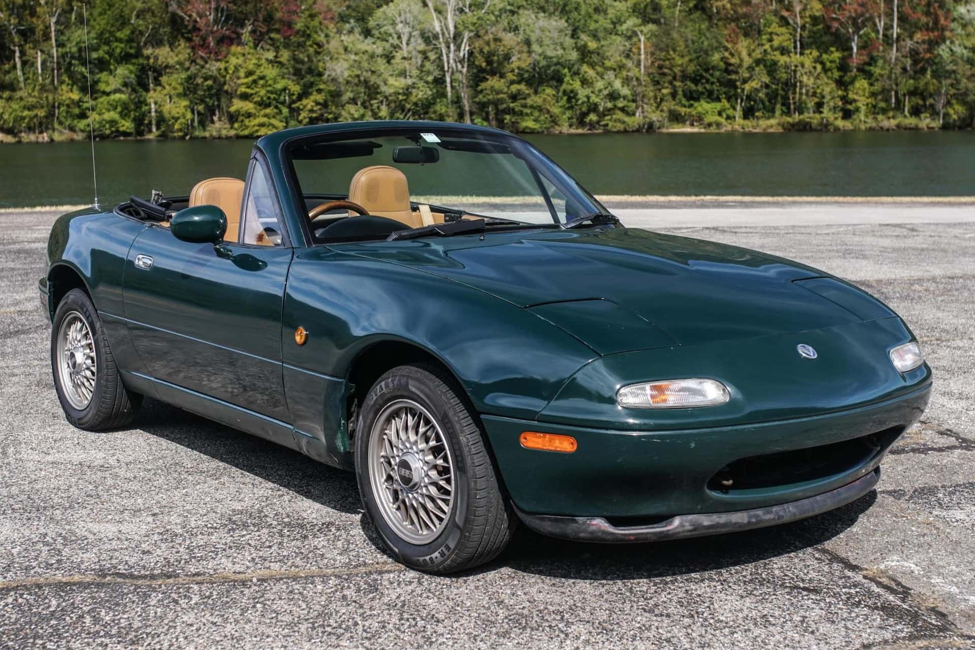 1990 Mazda NA Miata sold for $7,700