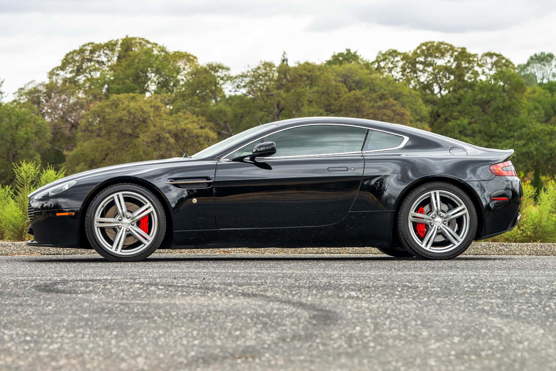 2009 Aston Martin Vantage sold for $24,000