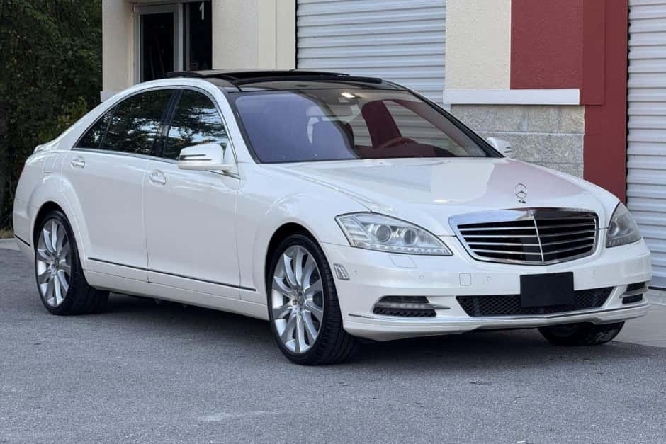 2013 Mercedes-Benz W221 S-Class sold for $18,000