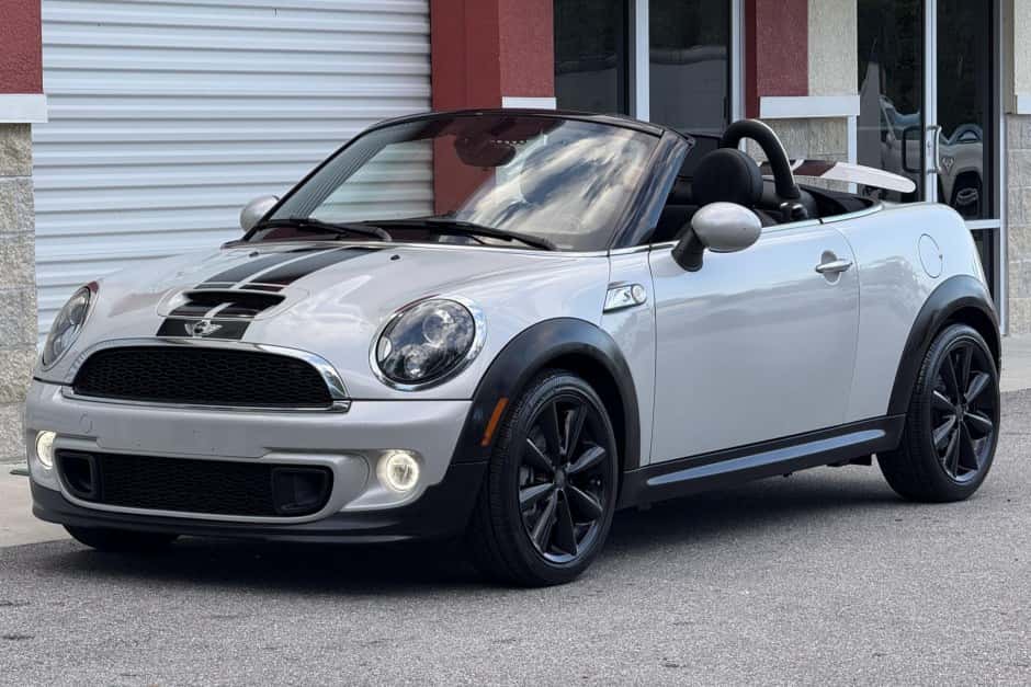 2015 Mini R58 & R59 Coupe & Roadster sold for $13,000