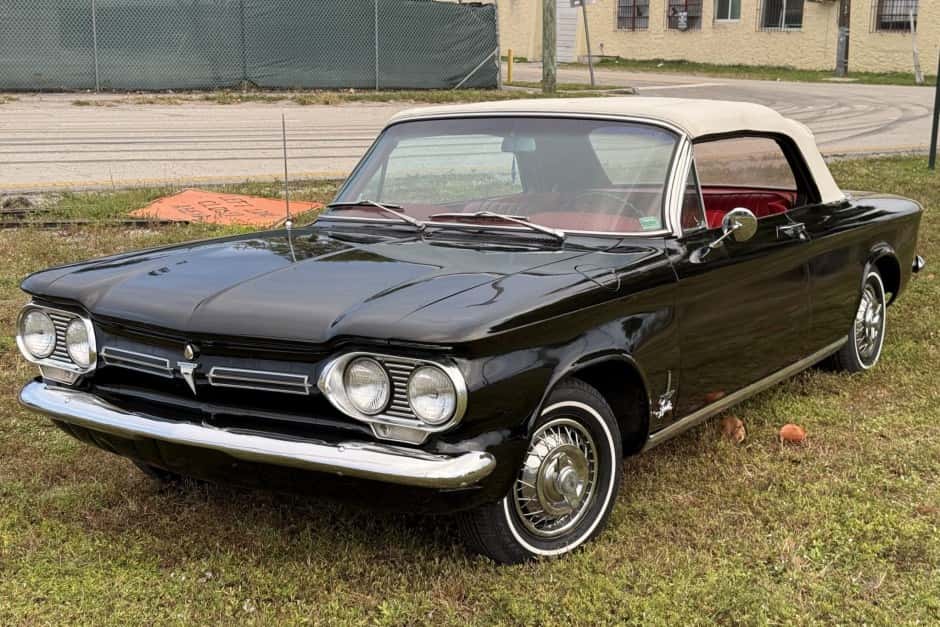 1962 Chevrolet Corvair (1960-1964) sold for $10,777