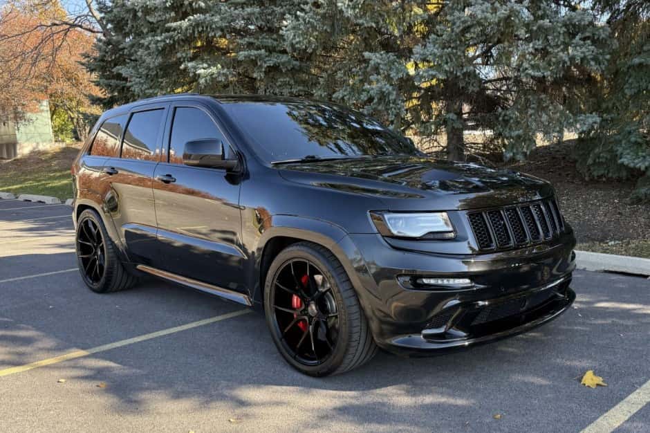 2014 Jeep WK2 Grand Cherokee sold for $33,000