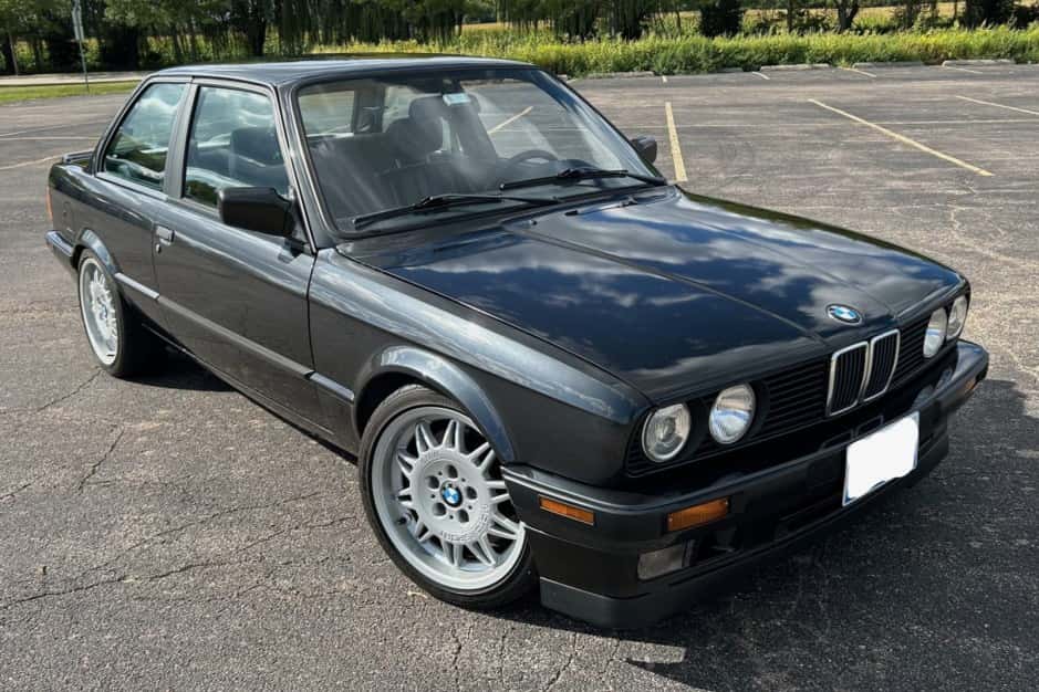 1991 BMW E30 3-Series Coupe sold for $6,999