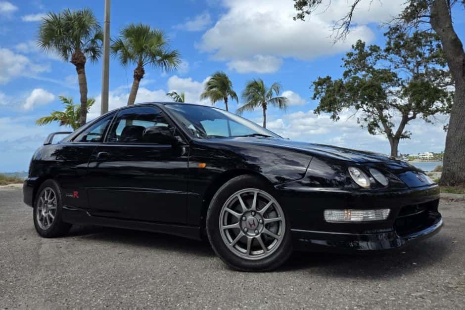 2000 Acura Integra Type R sold for $21,500