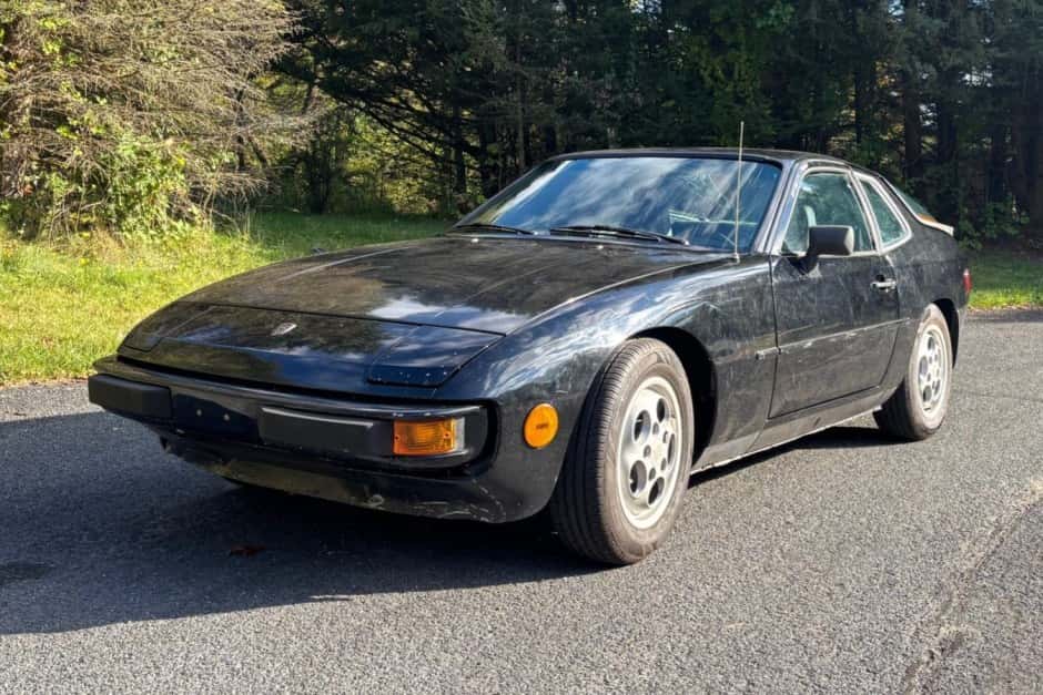 1988 Porsche 924 sold for $5,200