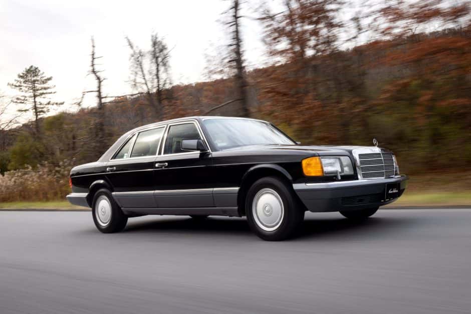 1989 Mercedes-Benz W126 S-Class sold for $32,000
