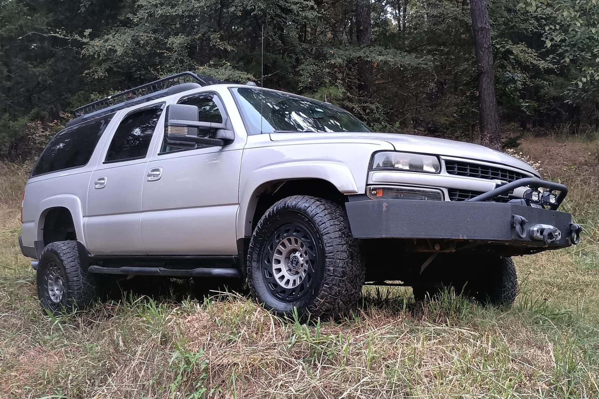 2004 Chevrolet Suburban sold for $11,350