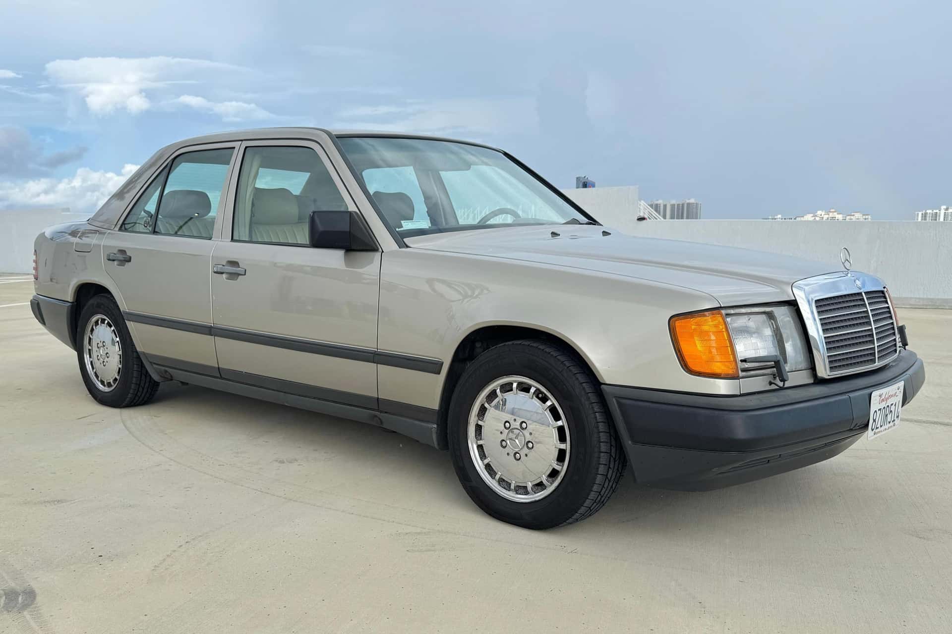 1989 Mercedes-Benz E-Class sold for $7,850