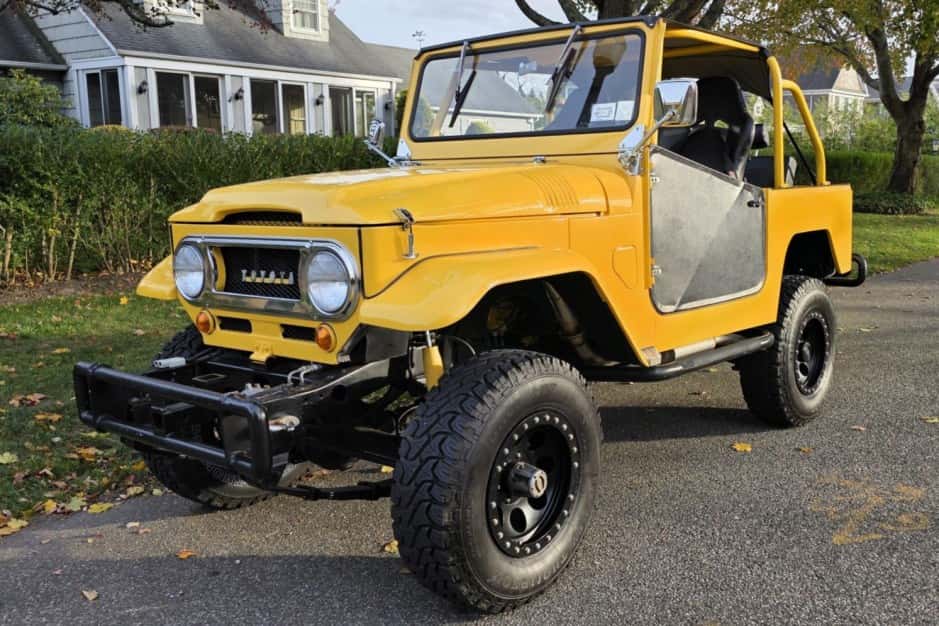 1967 Toyota Land Cruiser FJ40 sold for $17,500