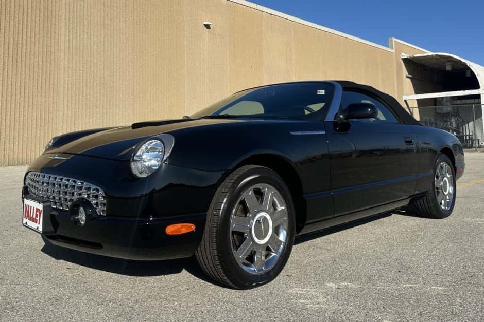 2005 Ford Thunderbird (2002-2005) sold for $24,750