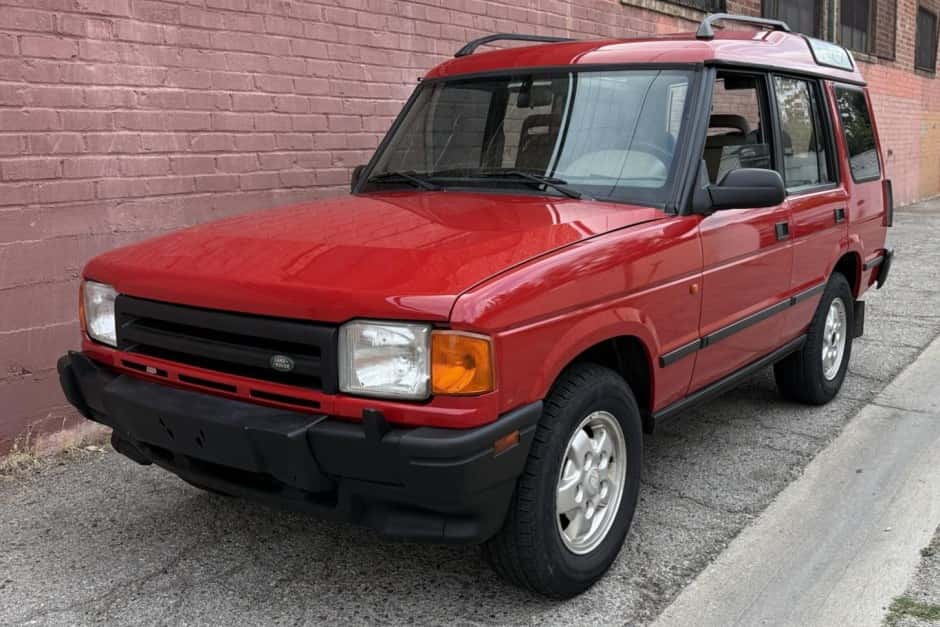 1995 Land Rover Discovery I sold for $6,600