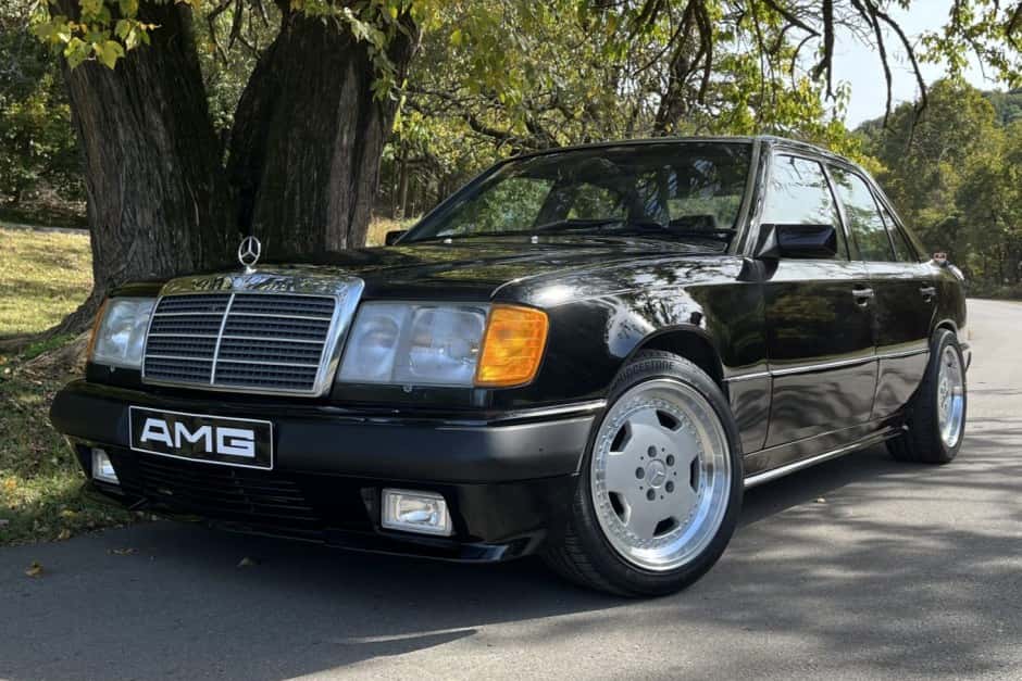 1993 Mercedes-Benz W124 E-Class sold for $12,500