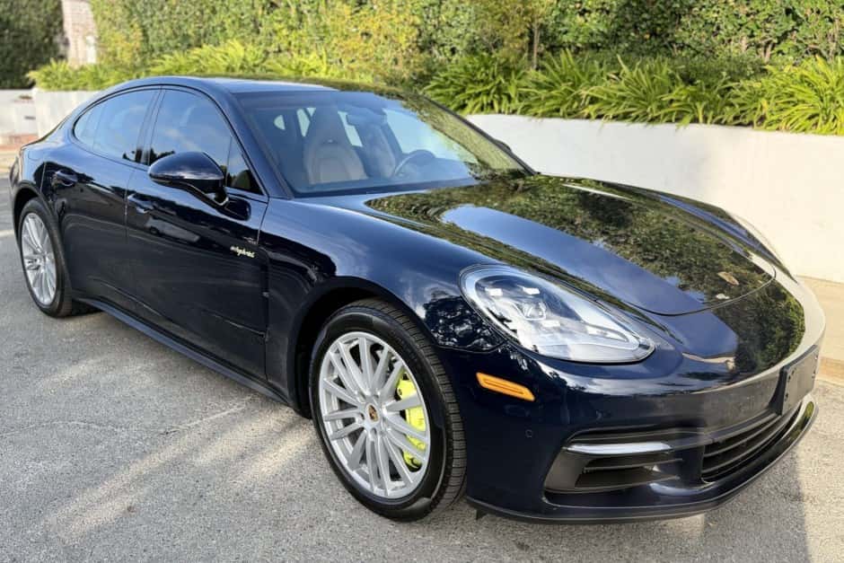 2018 Porsche Panamera sold for $35,500