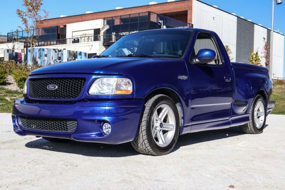 2004 Ford F-150 SVT Lightning sold for $25,000