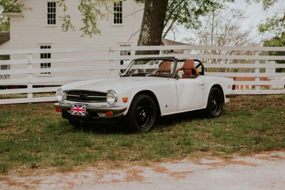 1976 Triumph TR6 sold for $9,500