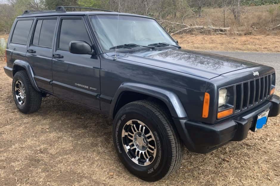 2001 Jeep XJ Cherokee sold for $11,500