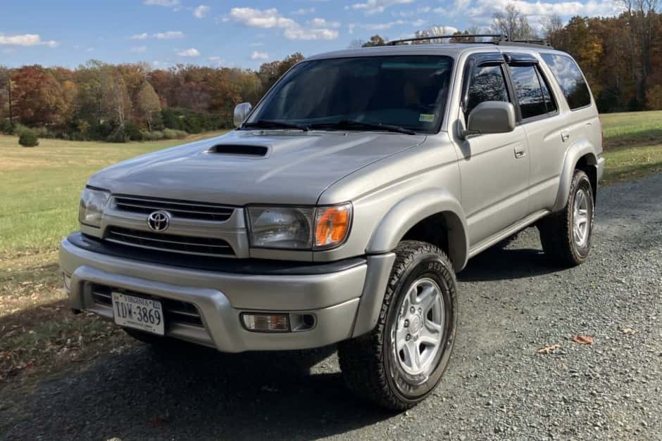 2000 Toyota 4Runner (N180) sold for $11,250