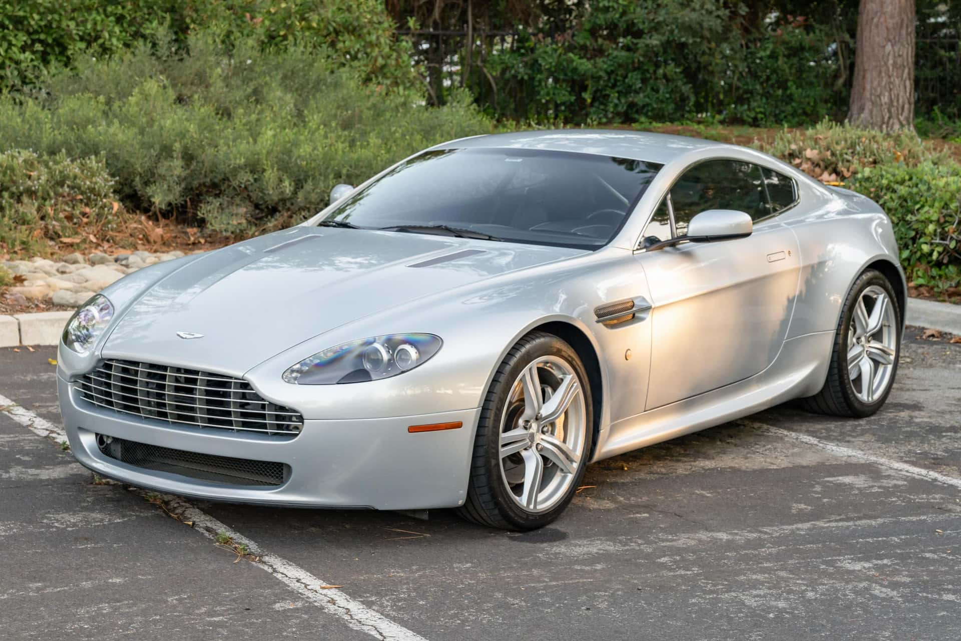 2009 Aston Martin Vantage sold for $30,500
