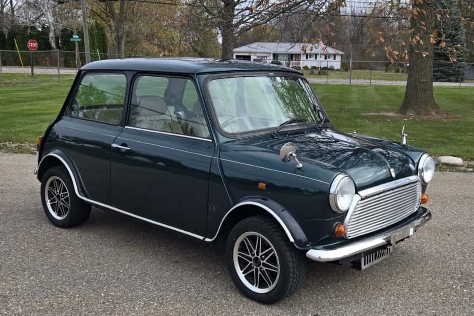 1996 Mini Mk VI & Mk VII sold for $11,950