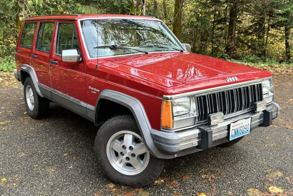 1990 Jeep XJ Cherokee sold for $8,000