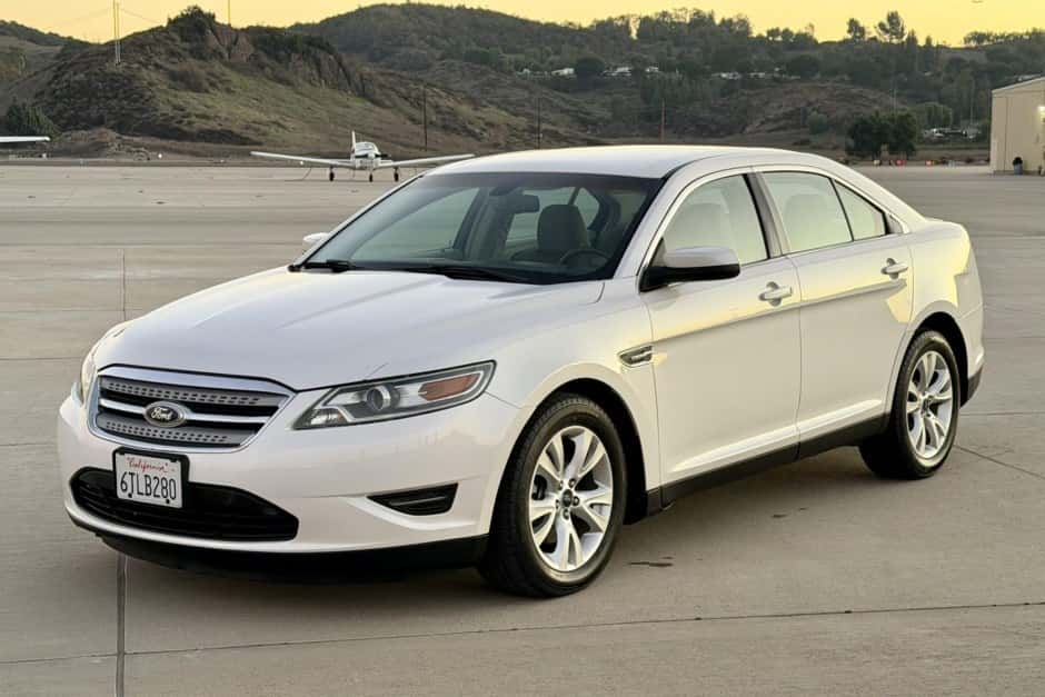 2011 Ford Taurus Sedan & Wagon sold for $11,300
