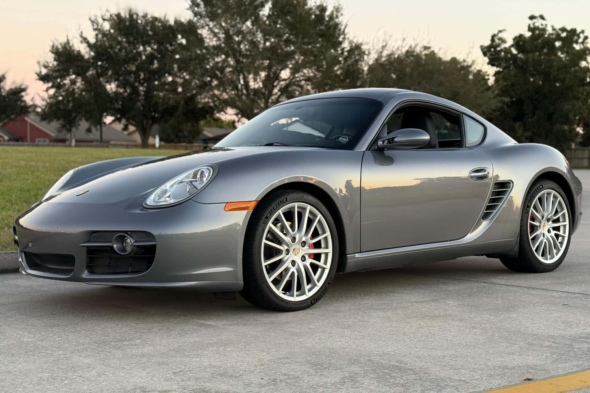 2006 Porsche 987 Cayman sold for $16,750