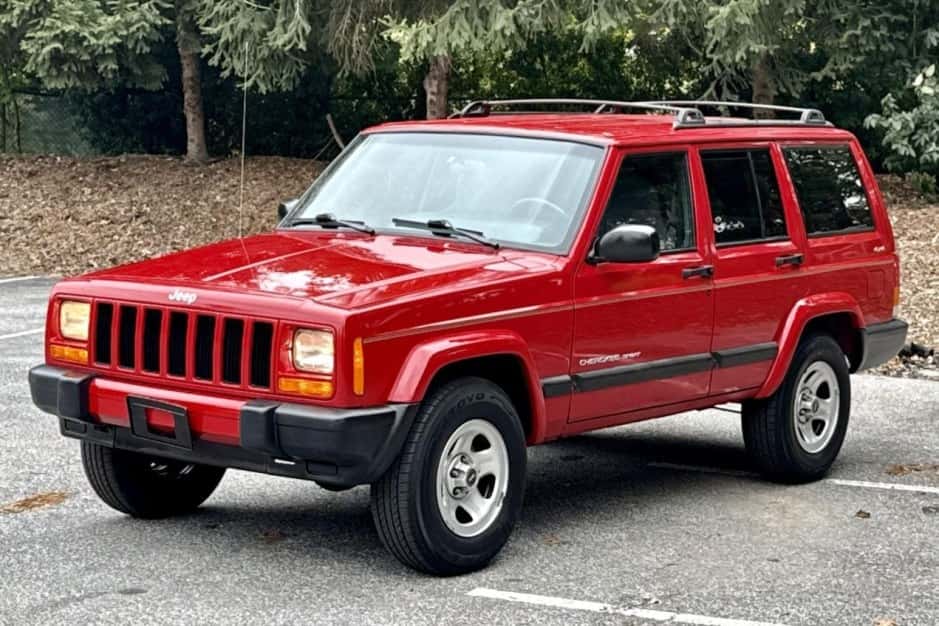 2001 Jeep XJ Cherokee sold for $8,800
