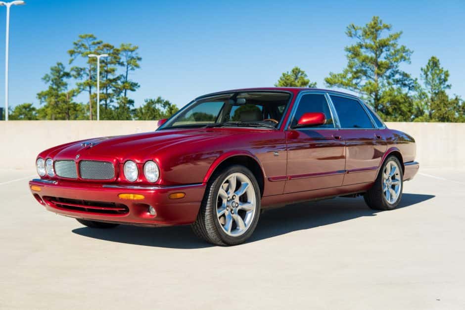 2000 Jaguar X308 XJR (1998-2003) sold for $25,000